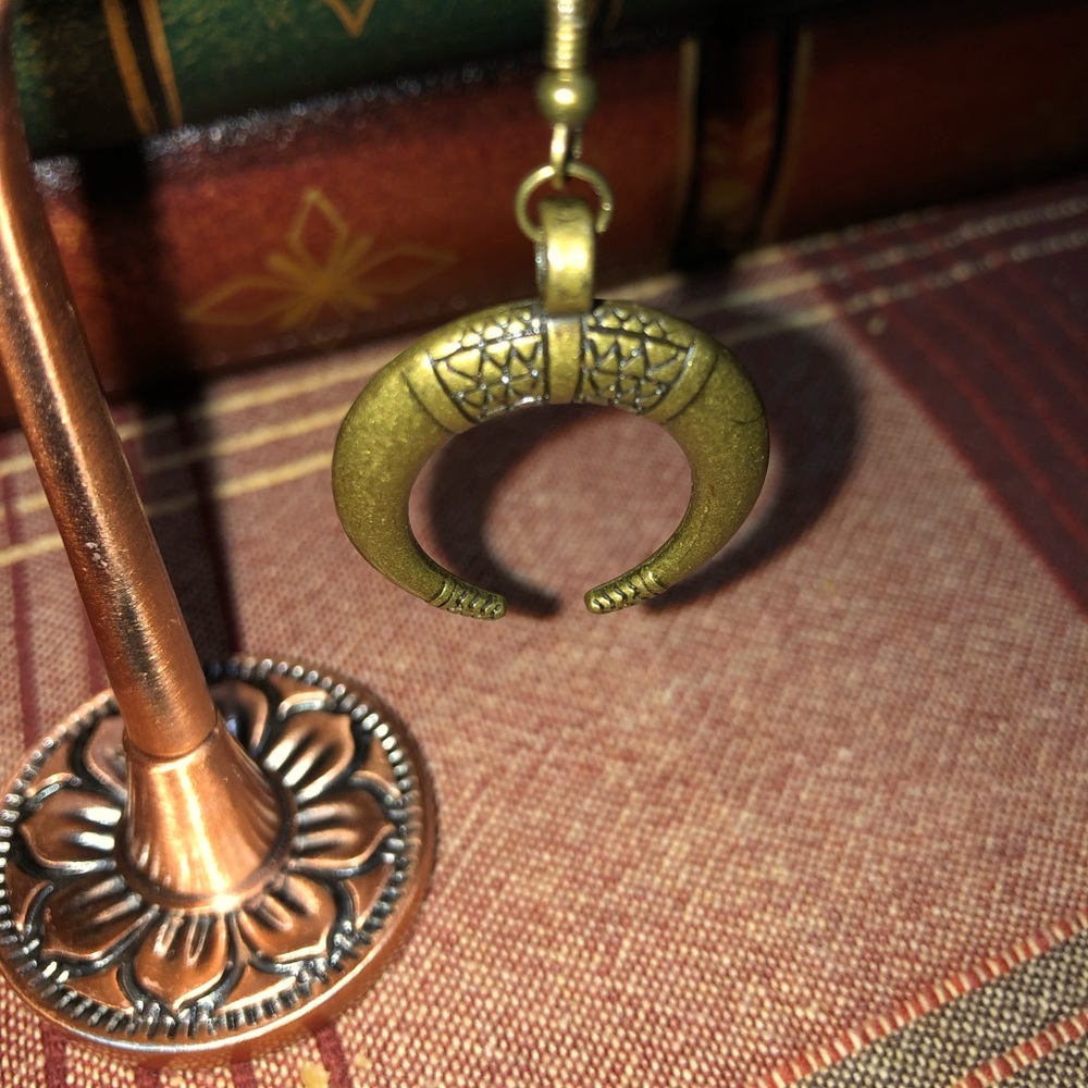Women’s earring - Picture 3 of 3